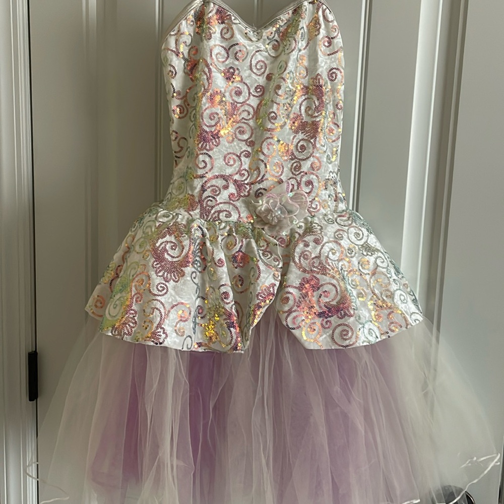 Ballet costume with hairpiece